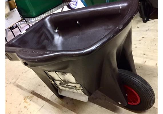 Schubkarre 2000 mit integrierter Futterverteilung aus PE 100 Liter 1410 x 744 x 902mm - 263